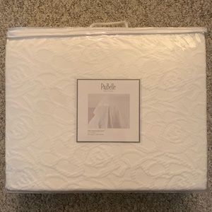 King Matelasse Quilt